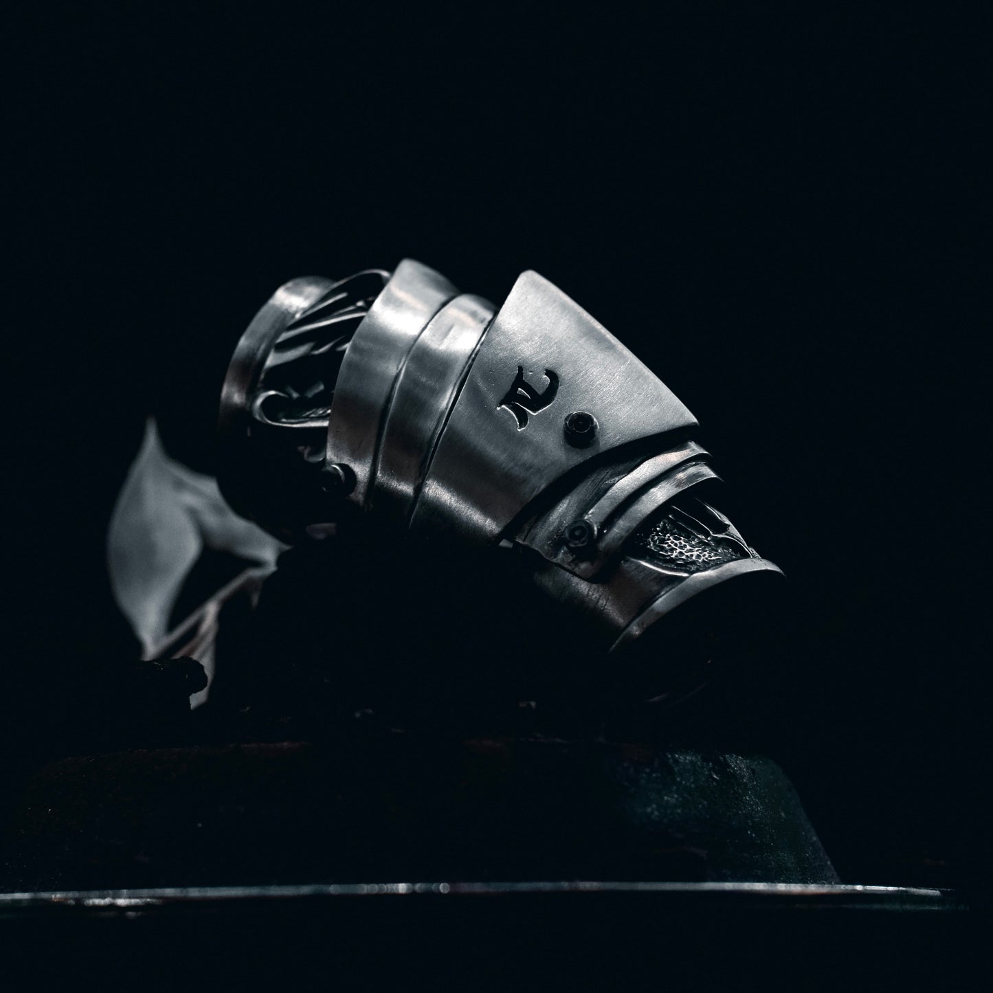"𝐊𝐧𝐢𝐠𝐡𝐭" - 鎧