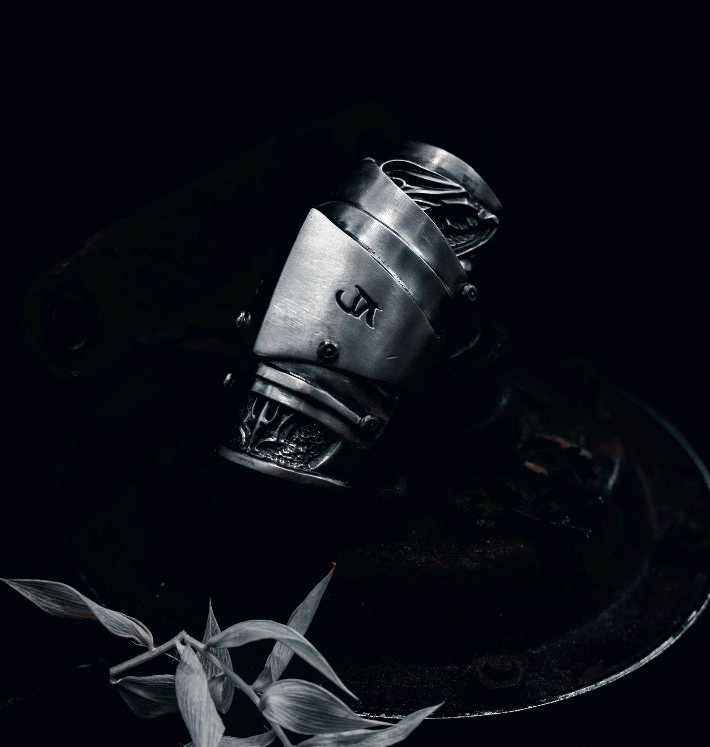 "𝐊𝐧𝐢𝐠𝐡𝐭" - 鎧